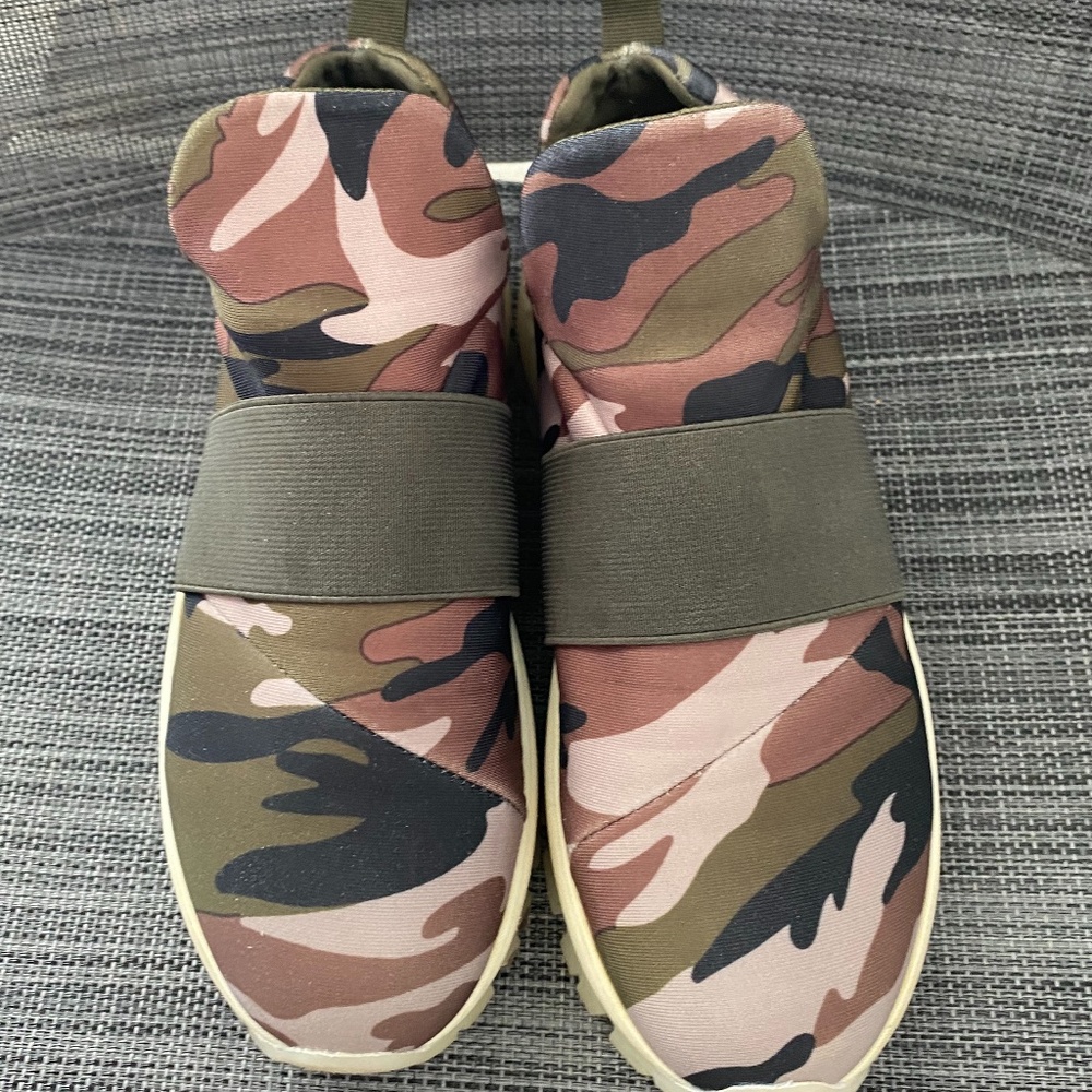 ✨J Slides Harlow Green Camo Daddy Sneakers 6.5M - Picture 4 of 9
